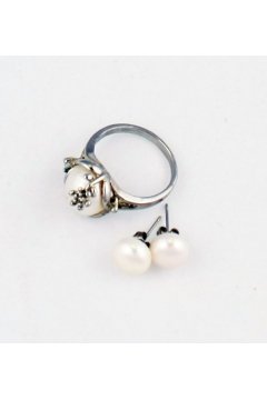 Комплект белый: кольцо и серьги" Снежный" (Жемчуг)